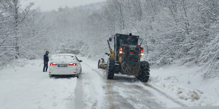 Amasya'da 63 köy yolu kardan kapandı