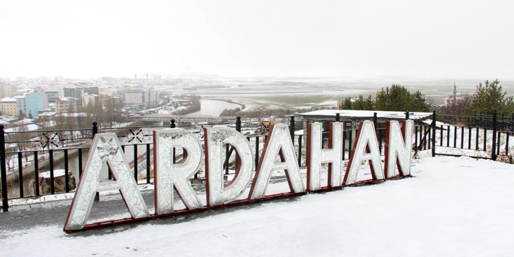 Ardahan beyaza büründü