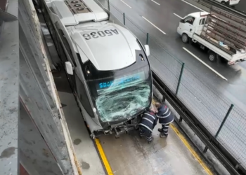 Avcılar'da metrobüs kazası: 11 yaralı hastaneye kaldırıldı