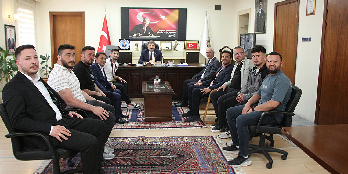 Avrupa Şampiyonu Kerem Kamal'a Kula'da coşkulu karşılama