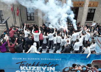 Avrupa ikincisi olan Trabzonspor U19 Takımı'na coşkulu kutlama 
