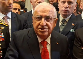 Feshedeceksin, silahları teslim edeceksin, teslim olacaksın