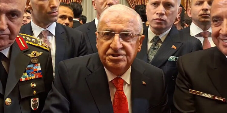 Feshedeceksin, silahları teslim edeceksin, teslim olacaksın