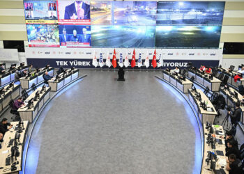 Tüm afet gruplarının temsilcileri gelişmeleri takip ediyor