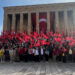 Bakan Tekin, öğrenci ve öğretmenlerle birlikte Anıtkabir'i ziyaret etti