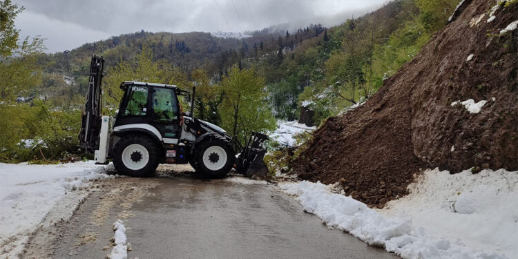 Bartın'da 5 köyde heyelan