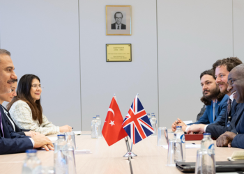 Bakan Fidan, İngiltere Dışişleri Bakanı ile görüştü