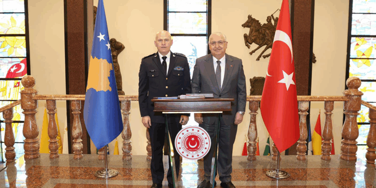 Bakan Güler, Kosova Genelkurmay Başkanı Jashari’yi kabul etti