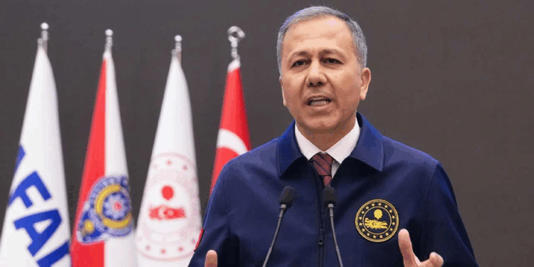 Bakan Yerlikaya açıkladı; Deprem kaynaklı yaralanma yok