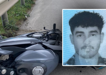 Bariyerlere çarpan motosikletin sürücüsü öldü