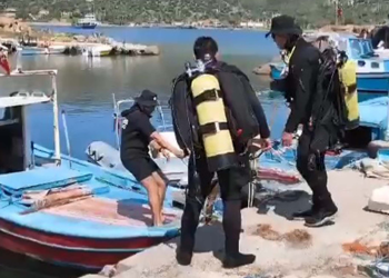 Batan göçmen botundaki 4 yaşındaki çocuk aranıyor