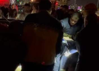Batman'da otomobil ile hafif ticari araç çarpıştı: 7 yaralı