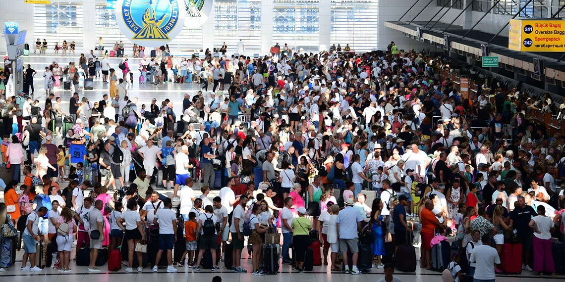 Bayram tatilinde havalimanlarında 6,1 milyon yolcuya hizmet verildi