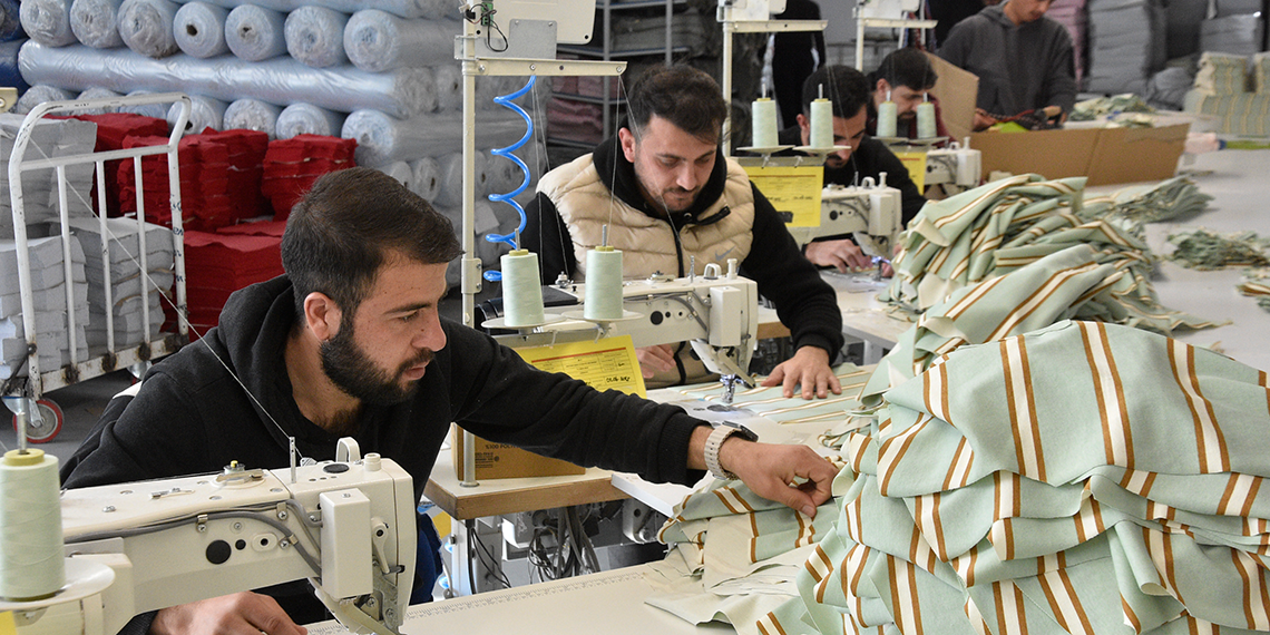 Bitlis'te teşviklerle açılan tekstil atölyelerinde 13 bin kişiye istihdam