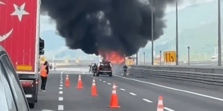 Bolu Dağı'nda yolcu otobüsü yandı