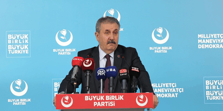 Bölücü dil kullanmaya devam ediyorlar