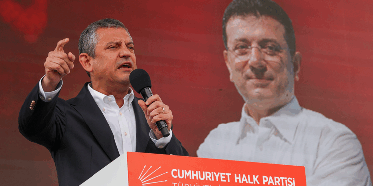 CHP'den Mersin’de 'Millet İradesine Sahip Çıkıyor' mitingi