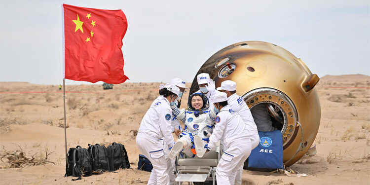 Shenzhou-19 taykonot ekibi Dünya'ya ulaştı