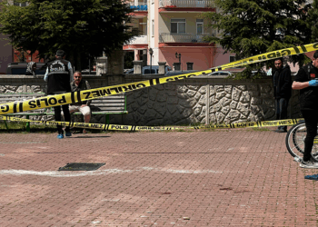 Cam silerken 4'üncü kattan düşüp öldü