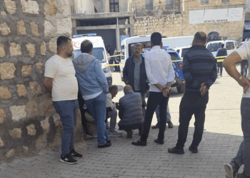 Cami tuvaletinde boğazı kesilmiş halde ölü bulundu