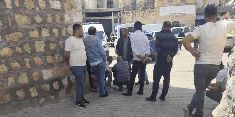 Cami tuvaletinde boğazı kesilmiş halde ölü bulundu