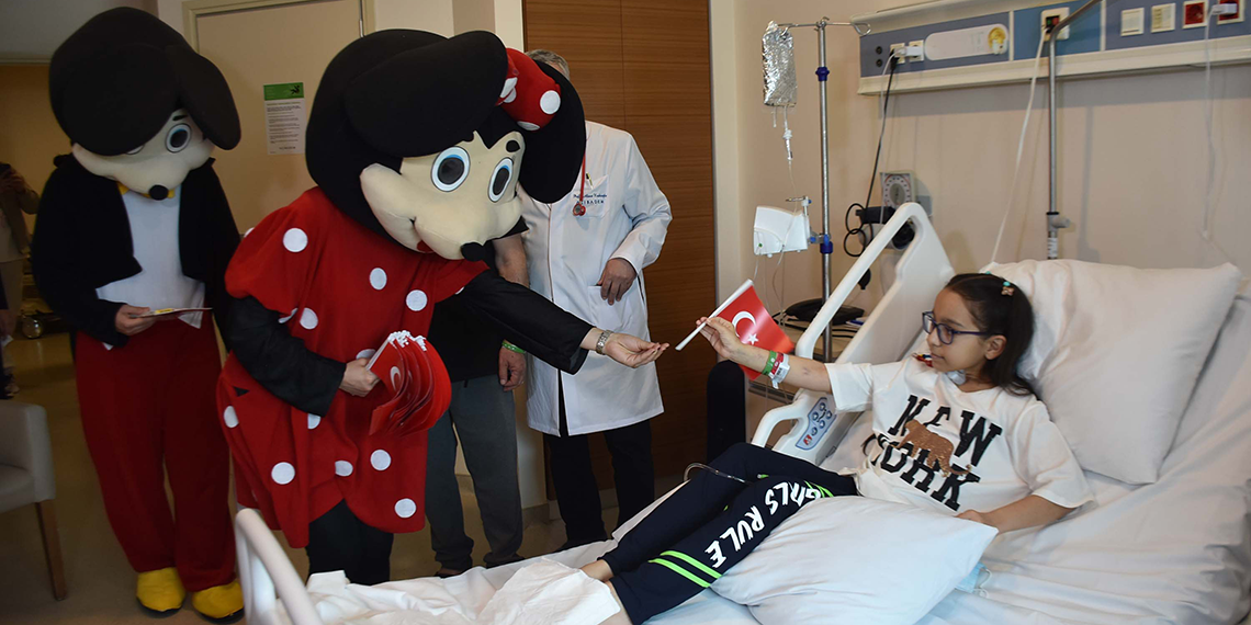 Böbrek hastası Ayşe, çapraz nakille sağlığına kavuştu