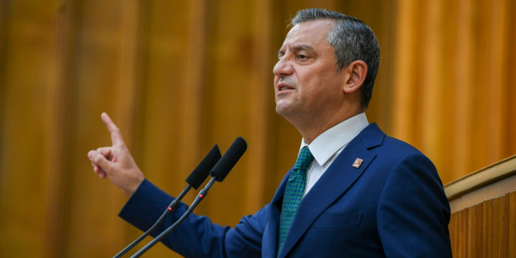 Cumhurla ittifak olun, cuntacılarla değil