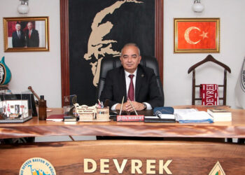 Devrek Belediyesi'ne operasyon: Eski başkan dahil 8 gözaltı