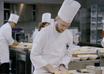 École Ducasse yöneticileri ve şeflerinden İleri Pastacılık Masterclass'ı