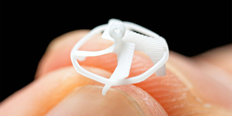 Dünyanın en küçük kablosuz uçan robotu üretildi