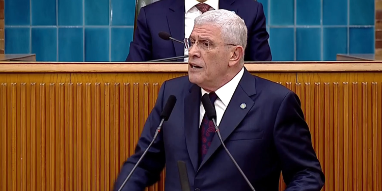 Dava adamlığı gençleri hızara vermek değildir