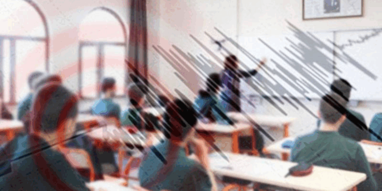 Depremden sonra Kütahya'da okullar tatil edildi