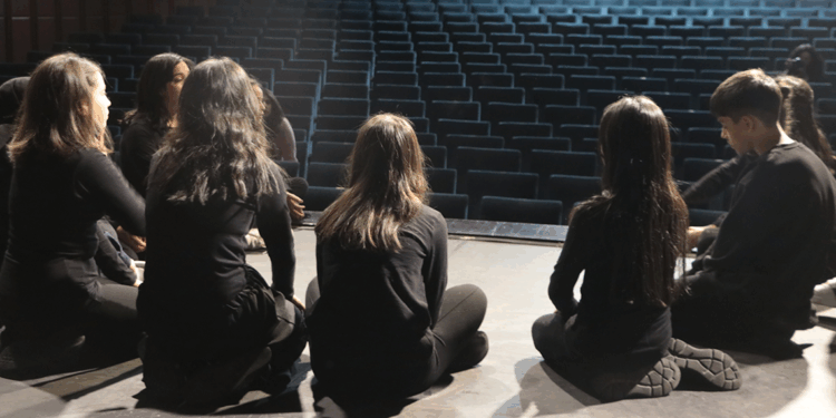 Devlet korumasındaki çocuklardan tiyatro gösterisi