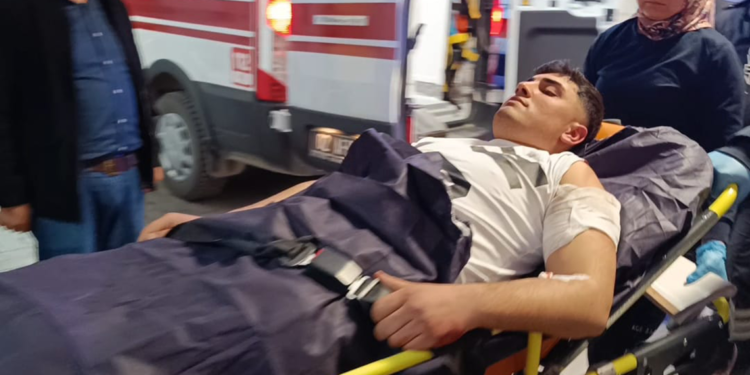 Düğünde bıçaklı kavga: 9 yaralı, 15 gözaltı