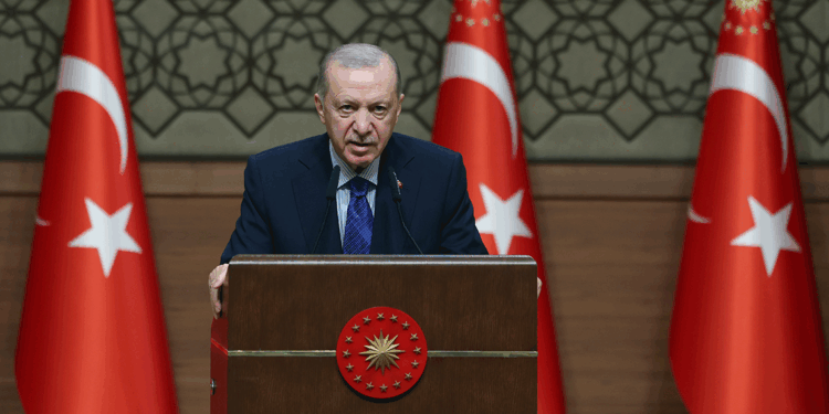 Dünya, çok radikal bir değişimin doğum sancılarını çekiyor