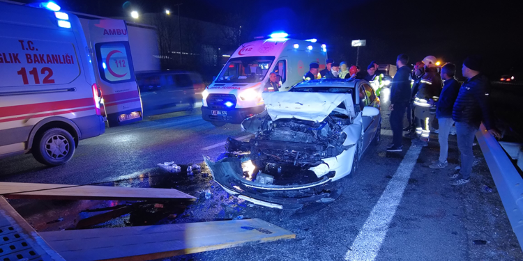 Düzce'de Anadolu Otoyolu'nda zincirleme kaza: 8 yaralı