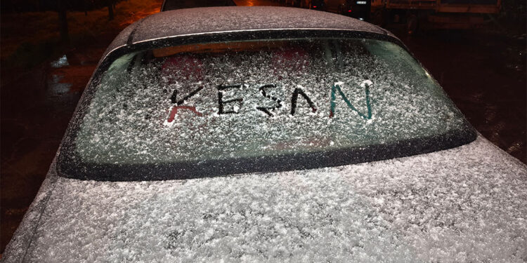 Keşan'da beklenen kar yağışı başladı