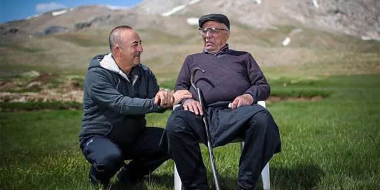 Mevlüt Çavuşoğlu'nun babası vefat etti