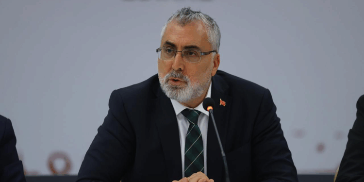 En fazla iş gücü ihtiyacı imalat sektöründe yaşanıyor