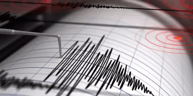 Endonezya'da 6.3 büyüklüğünde deprem