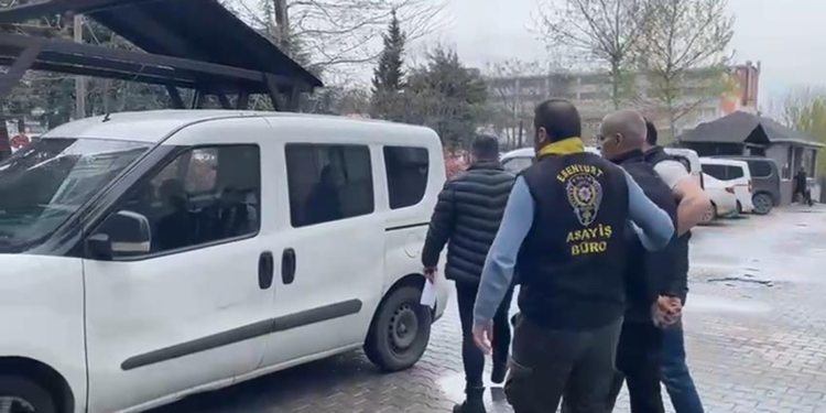 Esenyurt’ta 16 yaşındaki kızının gözü önünde eşini öldürdü 