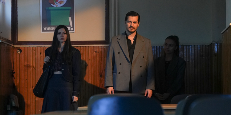 Eşref Rüya üçüncü bölümüyle izleyenlerden tam not aldı