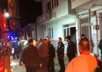 Evde çıkan yangında 3 aylık Sevginur ile 4 yaşındaki ağabeyi Efe öldü