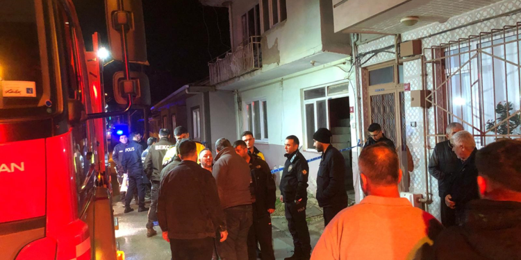 Evde çıkan yangında 3 aylık Sevginur ile 4 yaşındaki ağabeyi Efe öldü