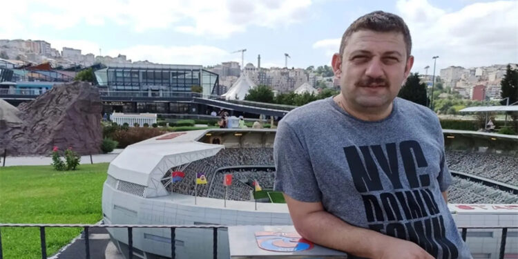 Fenerbahçe-Trabzonspor maçını izlerken beyin kanaması geçiren taraftar hayatını kaybetti