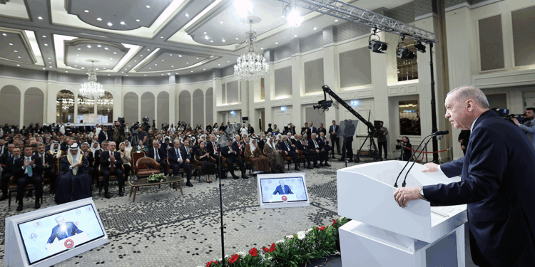 Filistin'i savunmak, insanlığı, barışı ve adaleti savunmaktır 