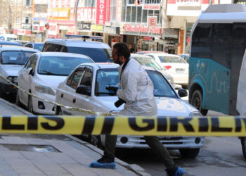 Giyim mağazasındaki silahlı kavgada 1 kişi öldü