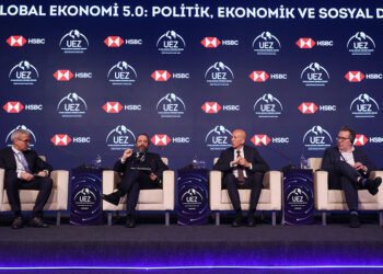 Global Ekonomi 5.0 panelinde küresel belirsizlikler ve yönetimi ele alındı