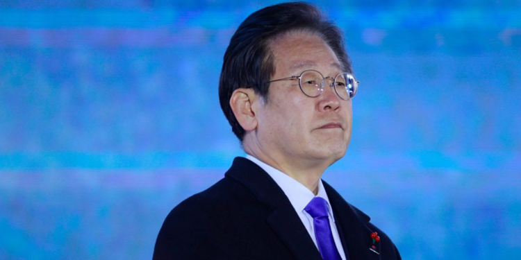 Güney Kore'de Lee Jae-myung, devlet başkanlığı için yarışacağını açıkladı