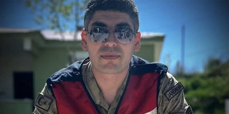 Halı saha maçı sonrası fenalaşan astsubay yaşamını yitirdi